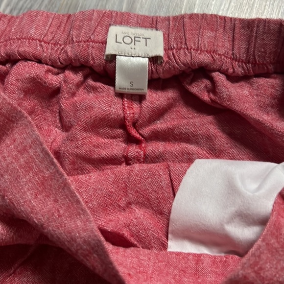 Ann Taylor LOFT pull on skirt with pockets - Picture 3 of 3